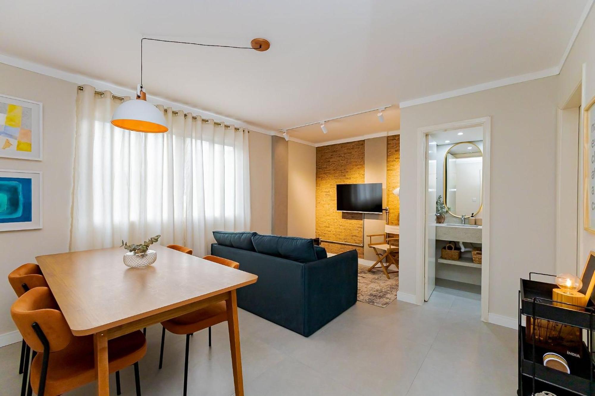 Ed. Viana Do Castelo | Largo Da Ordem E Shopping Mueller | Gonzaga Apartment