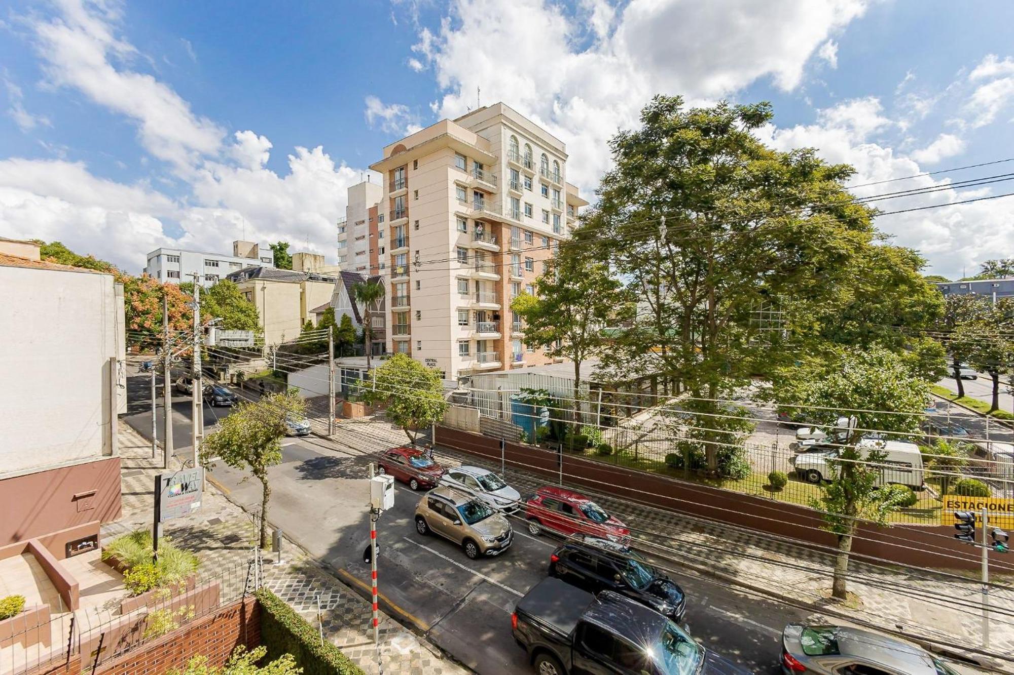Ed. Viana Do Castelo | Largo Da Ordem E Shopping Mueller | Gonzaga Apartment